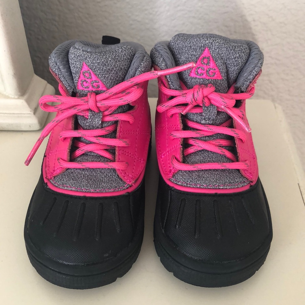 Toddler Nike boots